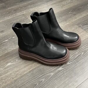 URBAN OUTFITTERS Black Chelsea Faux Leather Combat Platform Chunky Boots 9 40
